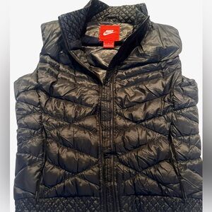 Nike Black Quilted Puffer Vest Medium Lightweight Zip Up